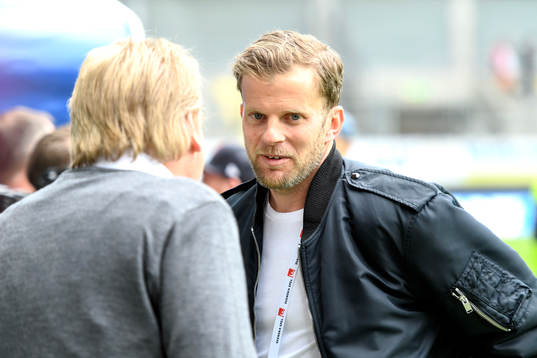 IFK Göteborgs tränare Jörgen Lennartsson pratar med