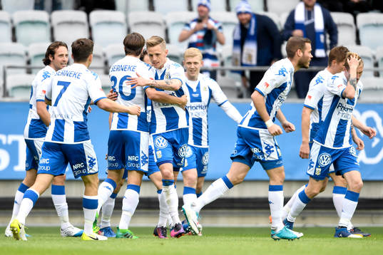 IFK Göteborgs Sören Rieks jublar med lagkamrater