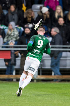 AFC Eskilstunas Zourab Tsisaridze (ej i bild) tappar skon