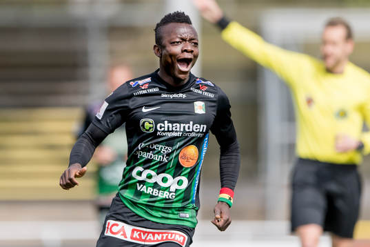 Varbergs Thomas Boakye jublar efter 1-0