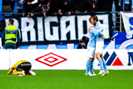 Malmö FFs Magnus Wolff Eikrem och Anders Christiansen jublar efter 1-2