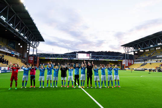 Malmö FFs spelare tackar supportrarna
