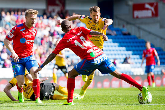 Frejs Joakim Runnemo och Helsingborgs Bradley Surprise