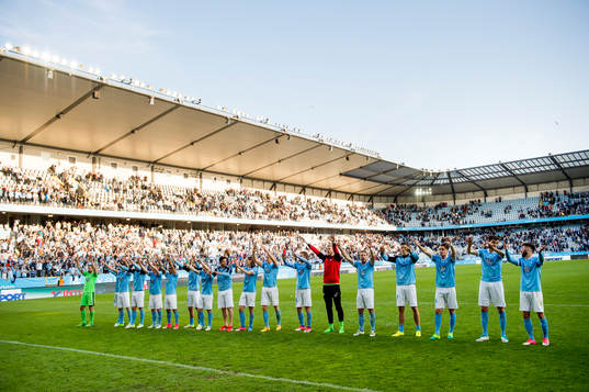 Malmö FFs spelare tackar publiken