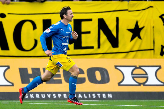 Halmstads Fredrik Olsson jublar