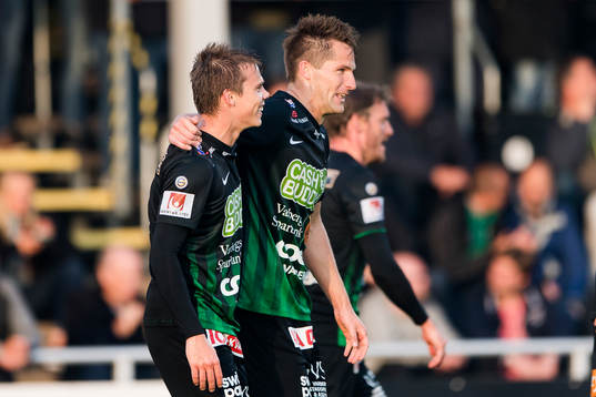 Varbergs Elias Andersson (v) och Gabriel Altemark-Vanneryr