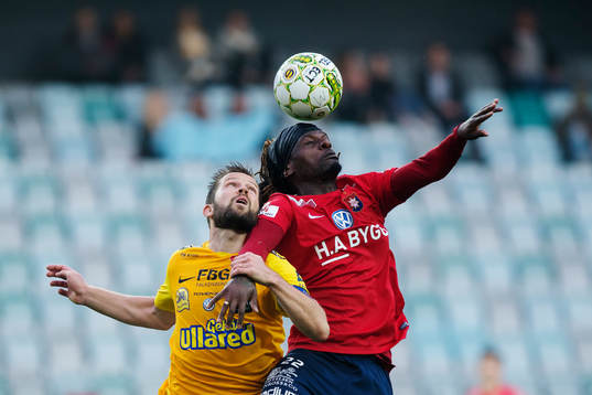 Falkenbergs David Svensson i nickduell med Örgrytes Martin