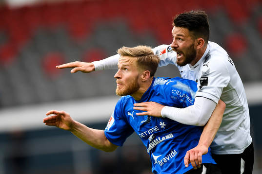 Halmstads Alexander Ruud Tveter och Örebros Brendan