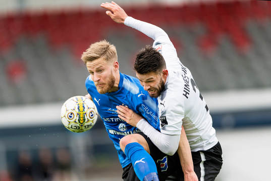 Halmstads Alexander Ruud Tveter och Örebros Brendan