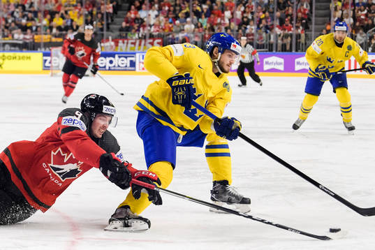 Kanadas Matt Duchene och Sveriges Oliver Ekman Larsson