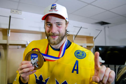 Bla gjennom flere bilder av Victor Hedman