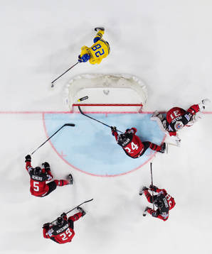 Sveriges Elias Lindholm utmanar Kanadas Jason Demers, Nate