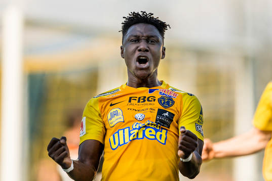 Falkenbergs Dominic Chatto jublar efter 2-0