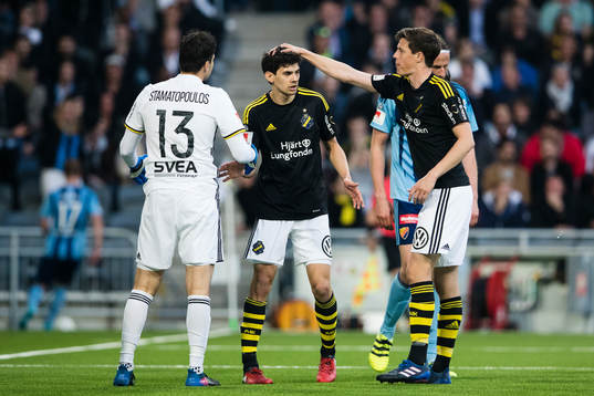 s målvakt Kyriakos Stamatopoulos, Jesper Nyholm och Sauli Väisänen jublar under fotbollsmatchen i Allsvenskan mellan Djurgården och AIK den 22 maj 2017 i Stockholm. 