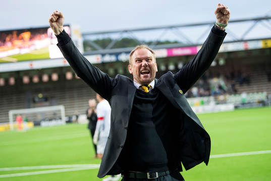 Elfsborgs manager Magnus Haglund jublar