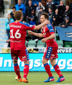 IFK Göteborgs Mikael Boman och Tobias Hysen jublar