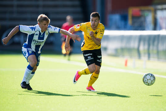 Elfsborgs Oscar Iglicar Berntsson och IFK Göteborgs Edvin