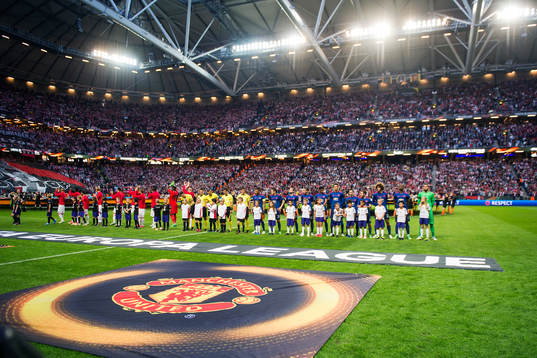 Lagens spelare står uppställda