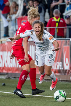 Rosengårds Lieke Martens får en ordentlig smäll av