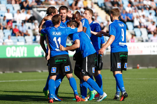 Halmstad jublar efter 1-1 av Fredrik Olsson