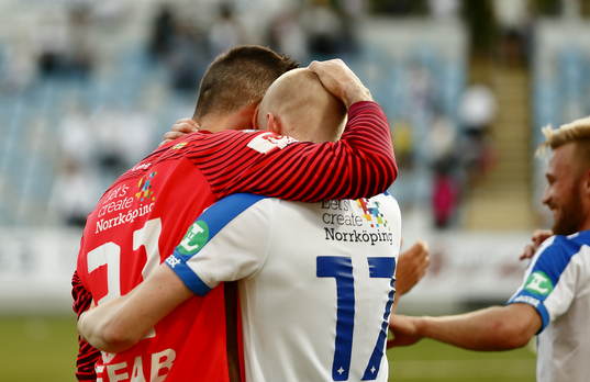Norrköpings målvakt Michael Langer och Kalle Holmberg