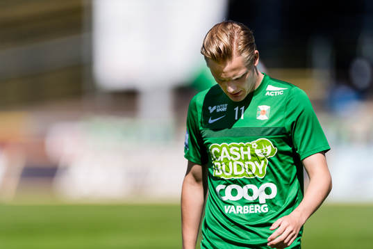 Varbergs Billy Nordström före fotbollsmatchen i Superettan mellan Varberg och Falkenberg den 27 maj 2017 i Varberg.