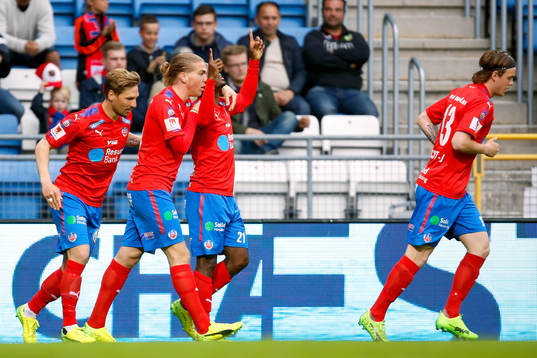 Helsingborgs Monday Samuel jublar efter 1-0