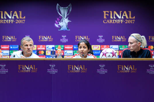 Tränare Patrice Lair,  Shirley Cruz Trana och målvakt