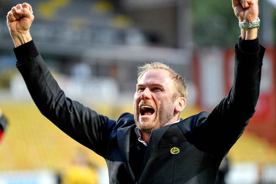 Elfsborgs manager Magnus Haglund jublar