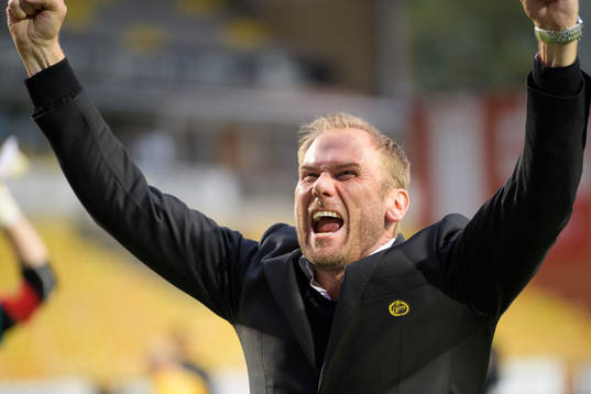 Elfsborgs manager Magnus Haglund jublar