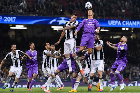 Juventus Mario Mandzukic och och Real Madrids Cristiano