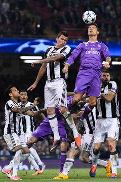 Juventus Mario Mandzukic och och Real Madrids Cristiano