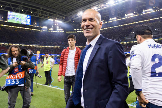 Real Madrids tränare Zinedine Zidane jublar