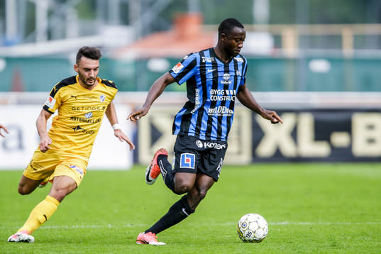 Sirius Moses Ogbu och Halmstads Sead Haksabanovic