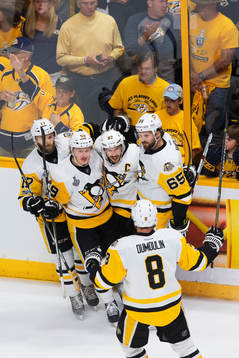 Pittsburghs Bryan Rust, Jake Guentzel, Sidney Crosby, Brian