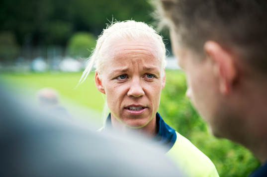 Caroline Seger intervjuas
