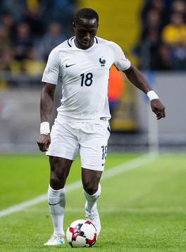 Frankrikes Moussa Sissoko med bollen