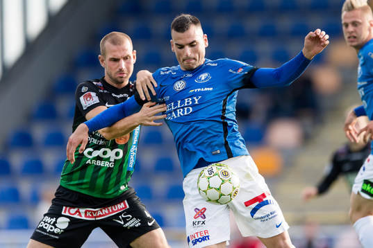 Varbergs Sebastian Starke Hedlund och Trelleborgs Dino Islamovic