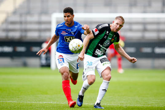 Åtvidabergs Emil Bellander och GAIS Steven Old