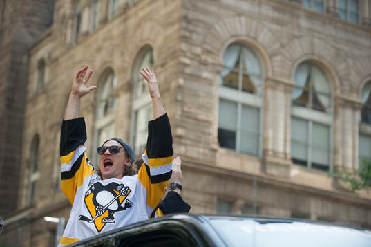 Pittsburgh Penguins' Carl Hagelin celebrates