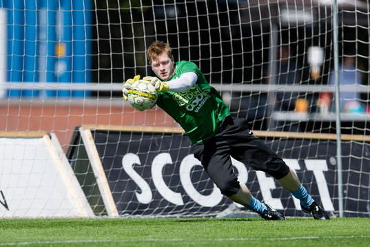 Varbergs målvakt Joakim Wulff före fotbollsmatchen i