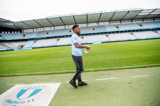 Malmö FF presenterar Kingsley Sarfo som ny spelare i Malmö FF