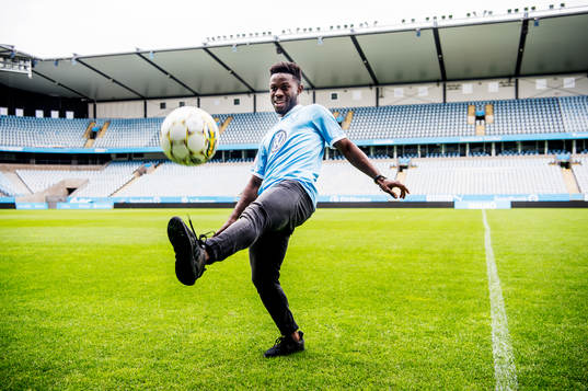 Malmö FF presenterar Kingsley Sarfo som ny spelare i Malmö FF