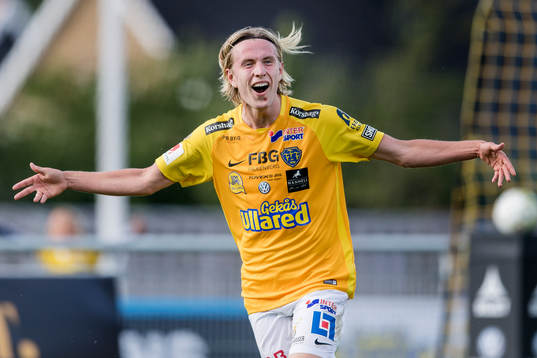 Falkenbergs Viktor Götesson jublar efter 3-1