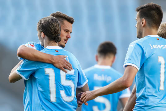 Malmö FFs Pawel Cibicki och Markus Rosenberg  jublar efter 1-0