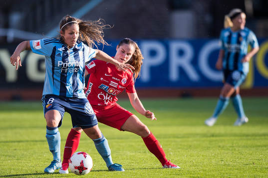 Djurgårdens Michelle Wörner och Örebros Hanne Gråhns