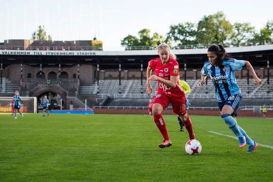 Örebros Frida Svensson och Djurgårdens Tempest-Marie