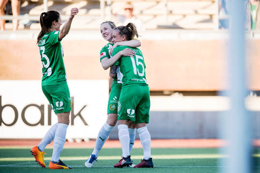 Hammarbys spelare jublar