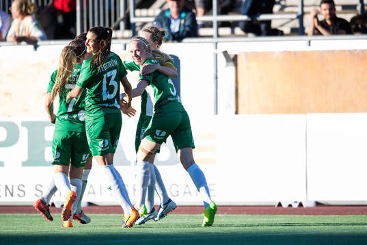 Hammarbys Olga Ekblom jublar