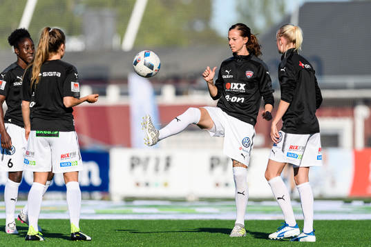 Rosengårds Lotta Schelin värmer upp